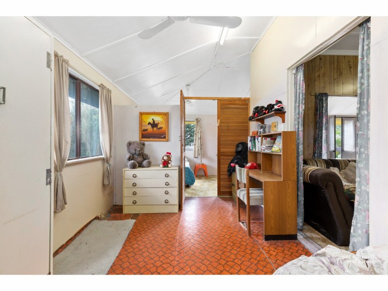 34 Thomasson Street, Park Avenue QLD 4701