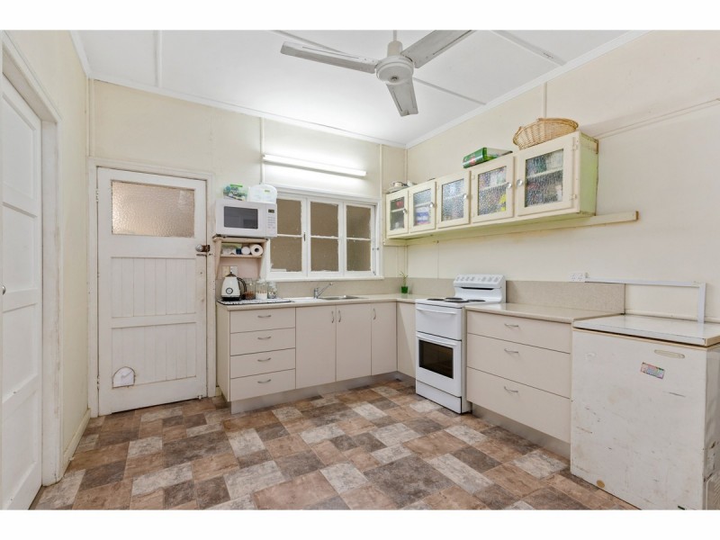 5 Tomkins Street, Berserker QLD 4701