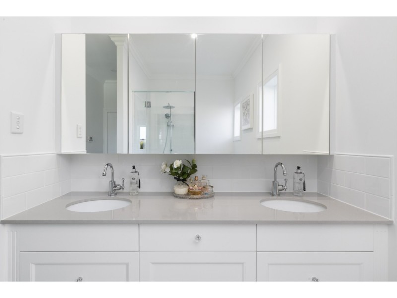 51 Agnes Street, The Range QLD 4700