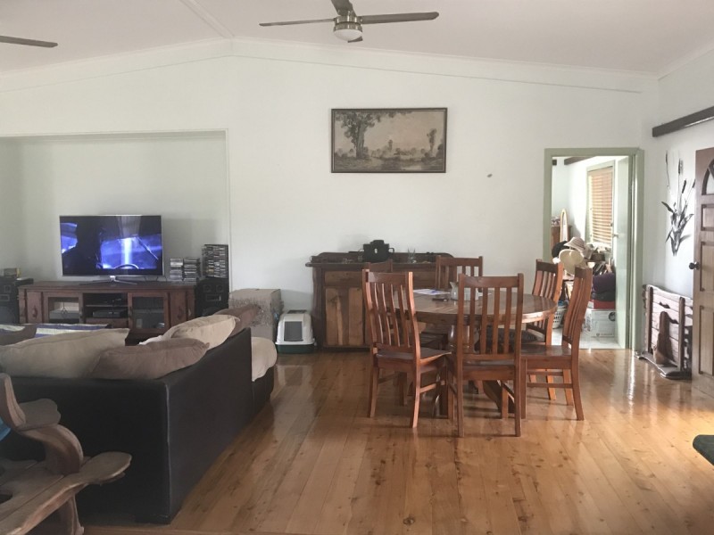 45 Steiners Road, Etna Creek QLD 4702