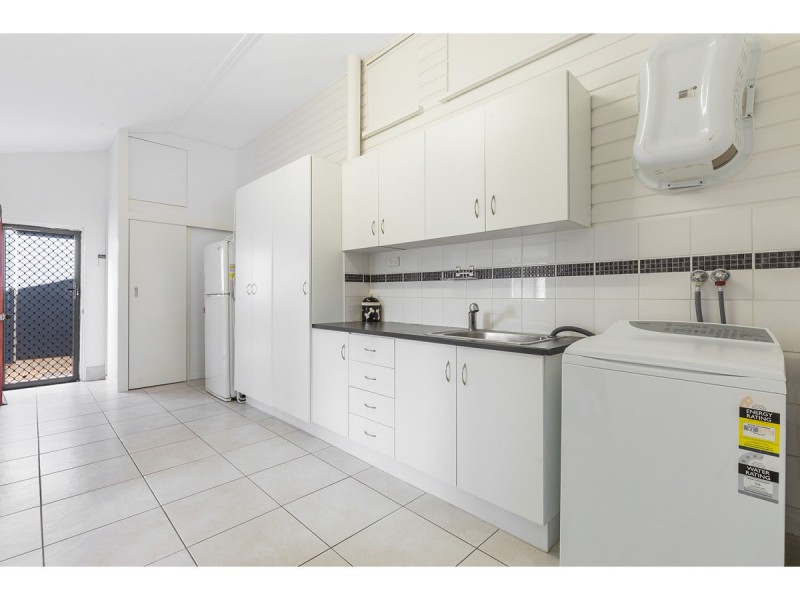 229 Hennessy Street, Koongal QLD 4701