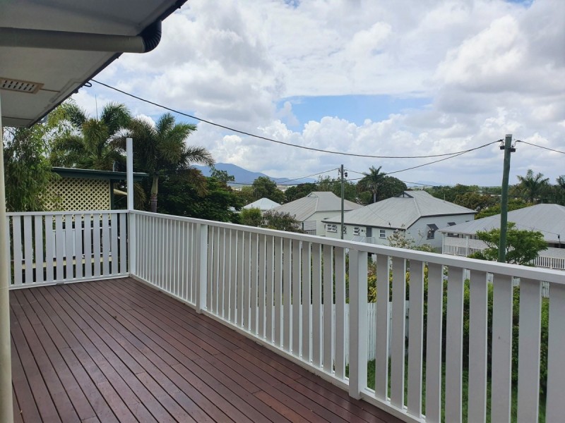 38 Cousins Street, The Range QLD 4700