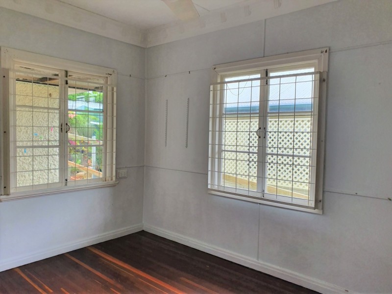 38 Cousins Street, The Range QLD 4700