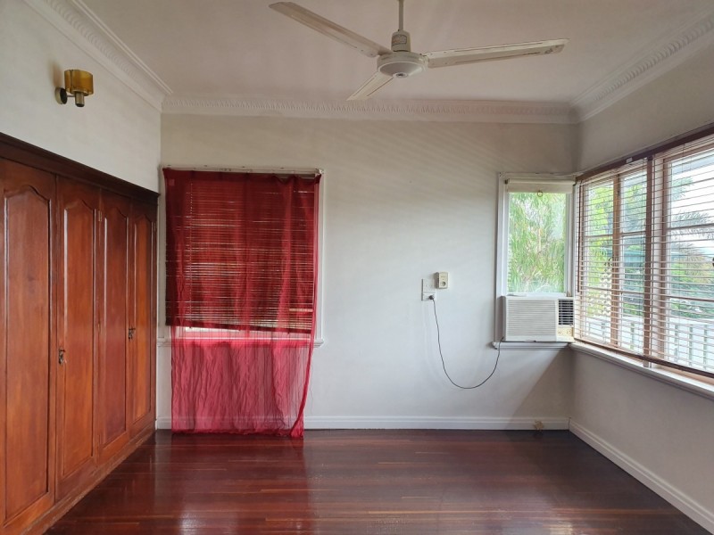 38 Cousins Street, The Range QLD 4700