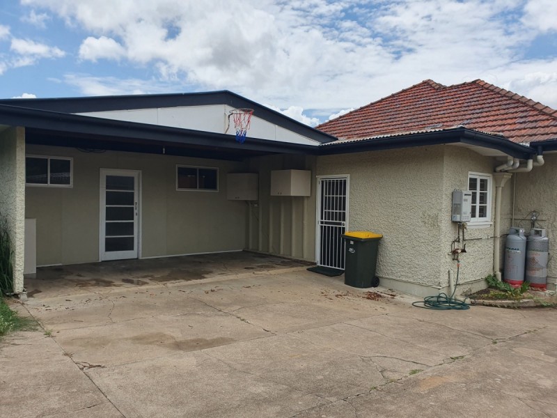 38 Cousins Street, The Range QLD 4700