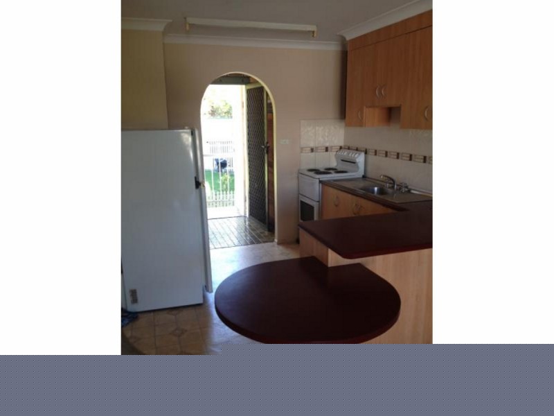 4/223 Denham Street, The Range QLD 4700