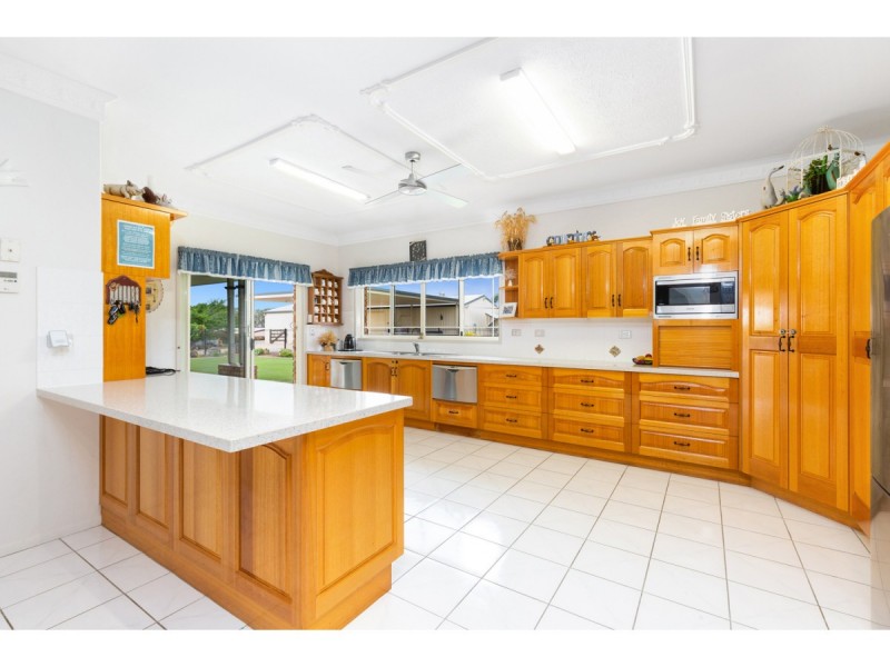 65 Angela Road, Rockyview QLD 4701