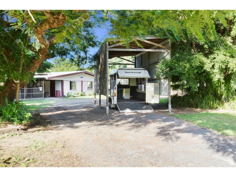 5 Bernard Street, Berserker QLD 4701