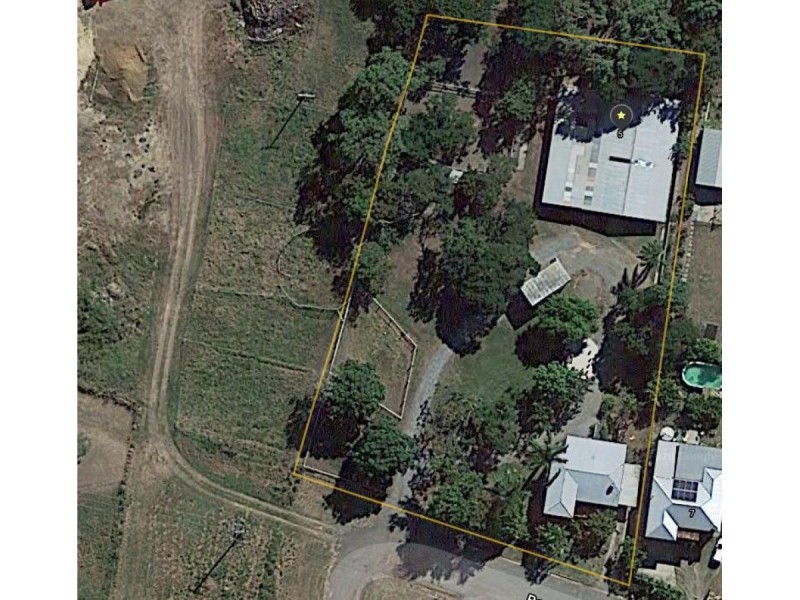 5 Bernard Street, Berserker QLD 4701