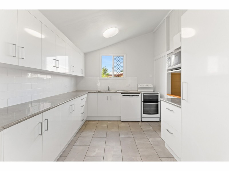 10 Lion Creek Road, Wandal QLD 4700
