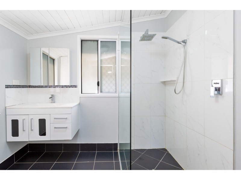 2 Six Mile Road, Pink Lily QLD 4702