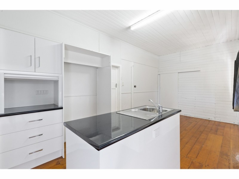 2 Six Mile Road, Pink Lily QLD 4702