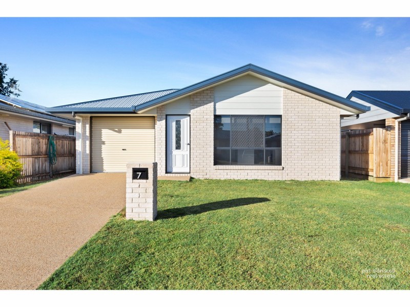 7 Jomarant Place, Kawana QLD 4701