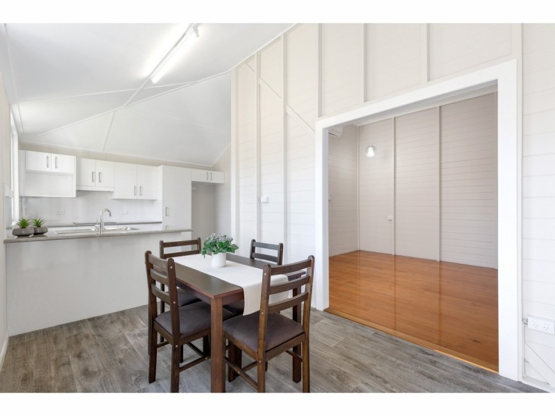 1 & 2/100 Edington Street, Berserker QLD 4701