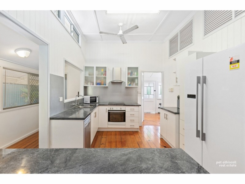 26 Cousins Street, The Range QLD 4700