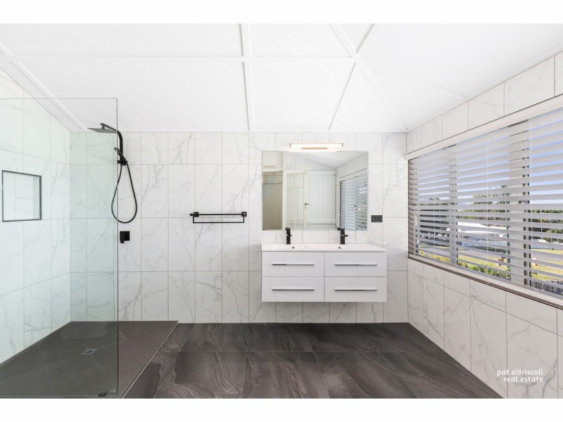26 Cousins Street, The Range QLD 4700