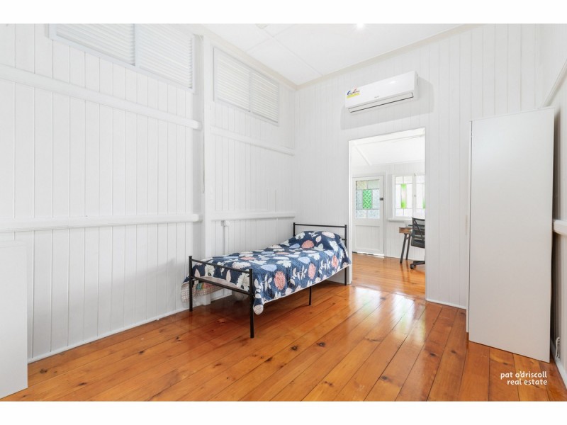 26 Cousins Street, The Range QLD 4700