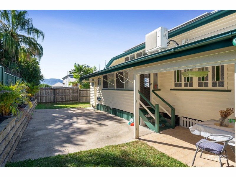 26 Cousins Street, The Range QLD 4700