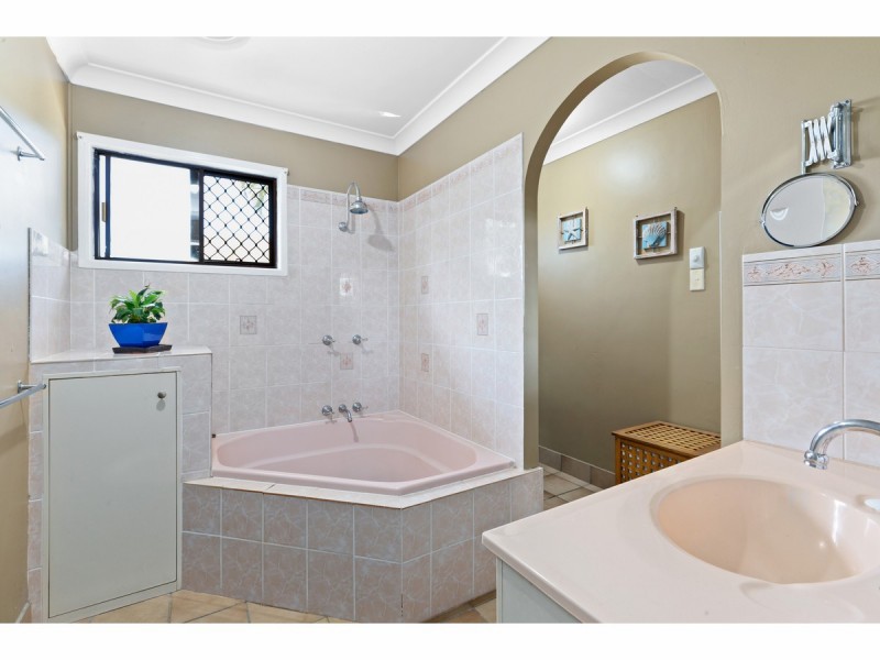 22 Harwood Street, Park Avenue QLD 4701