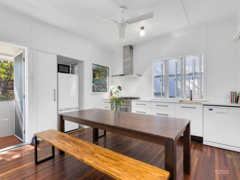 16 Bowen Terrace, The Range QLD 4700