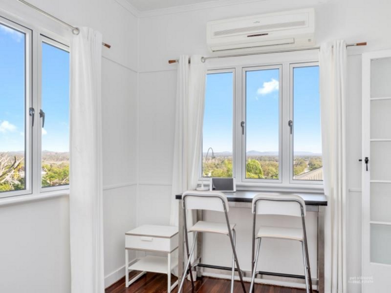 16 Bowen Terrace, The Range QLD 4700