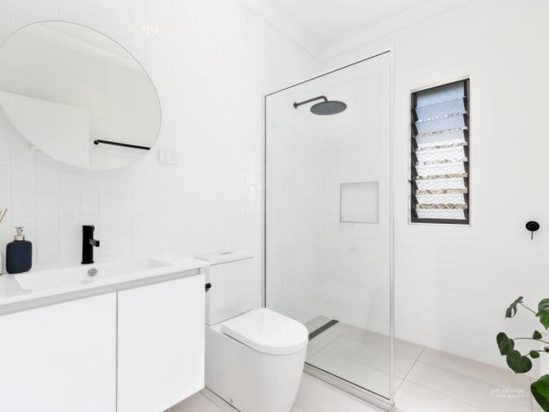 16 Bowen Terrace, The Range QLD 4700