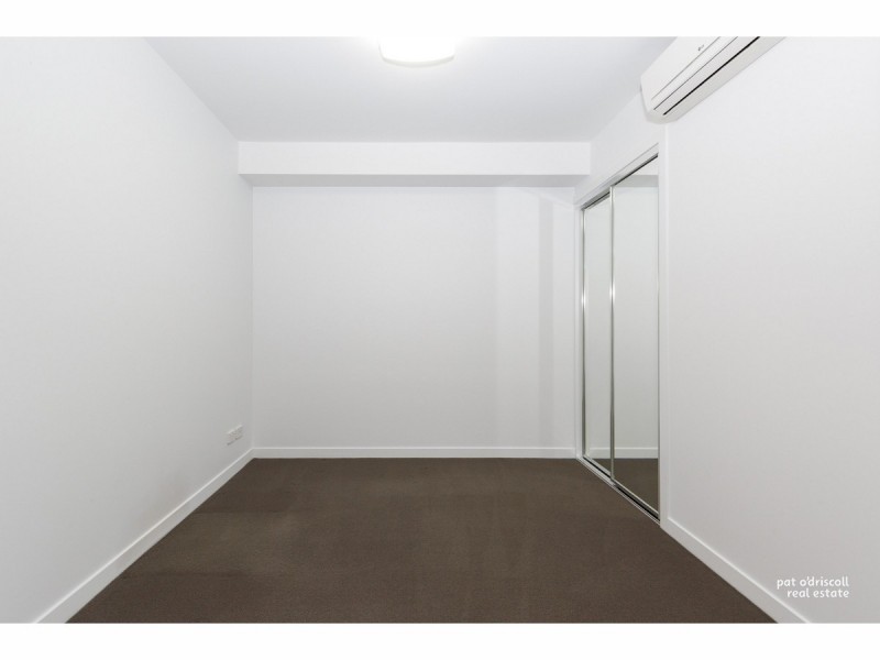 302/2-4 Victoria Parade, Rockhampton City QLD 4700