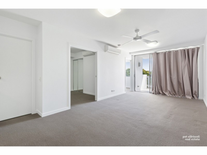 302/2-4 Victoria Parade, Rockhampton City QLD 4700