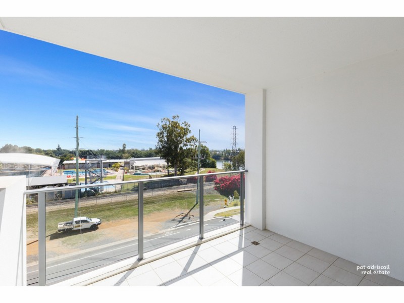 302/2-4 Victoria Parade, Rockhampton City QLD 4700