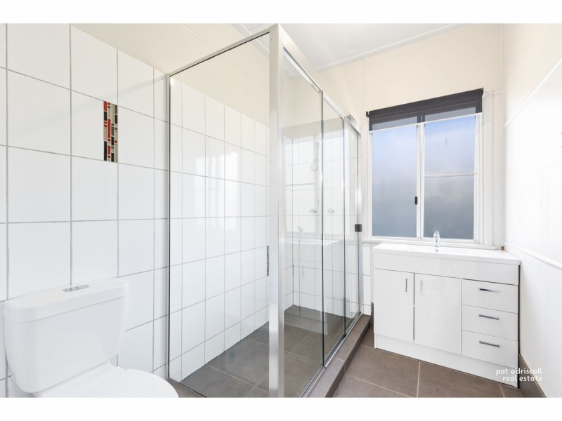 27 Spencer Street, The Range QLD 4700