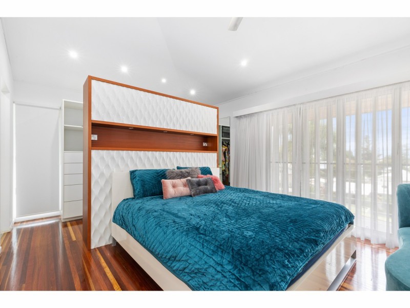 31 Queen Street, The Range QLD 4700