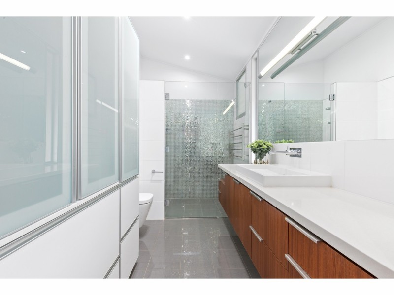 31 Queen Street, The Range QLD 4700