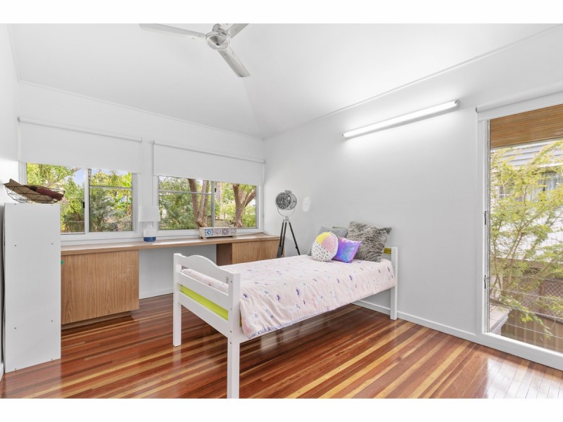 31 Queen Street, The Range QLD 4700