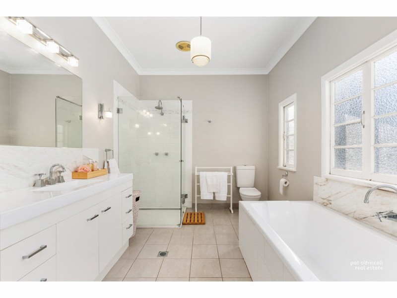 32 Wentworth Terrace, The Range QLD 4700