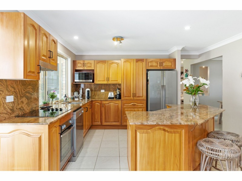 6-8 Kristie Drive, Rockyview QLD 4701