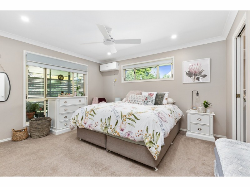 6-8 Kristie Drive, Rockyview QLD 4701