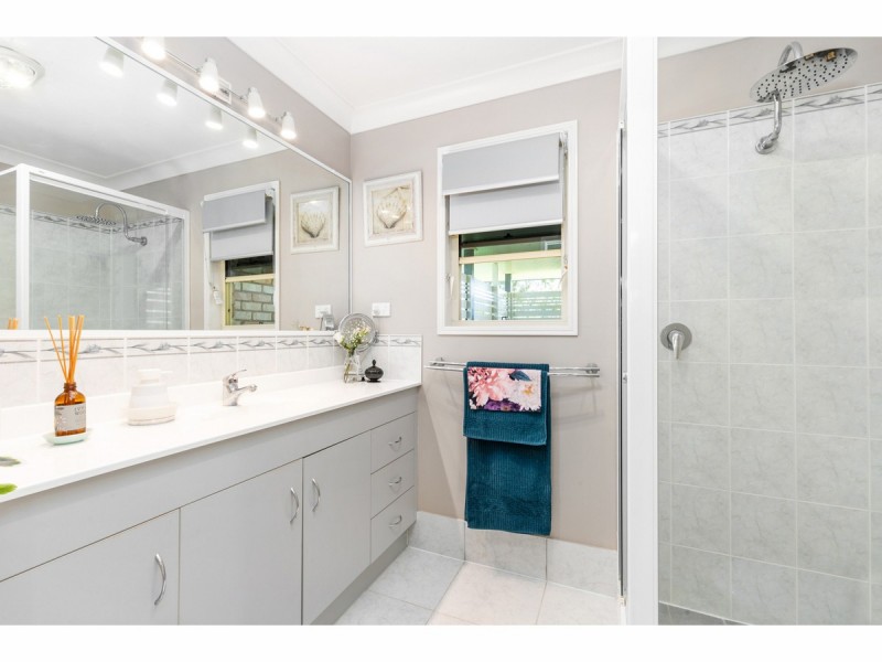 6-8 Kristie Drive, Rockyview QLD 4701