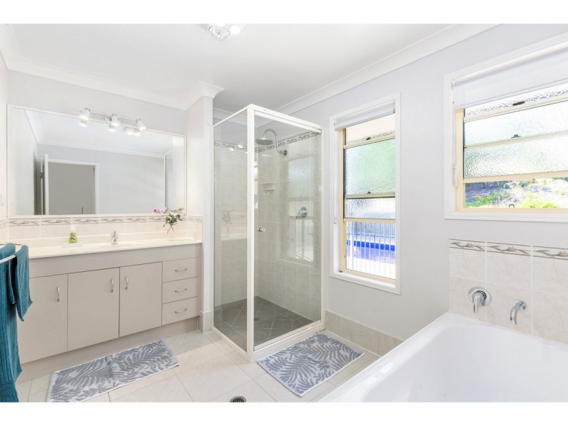 6-8 Kristie Drive, Rockyview QLD 4701