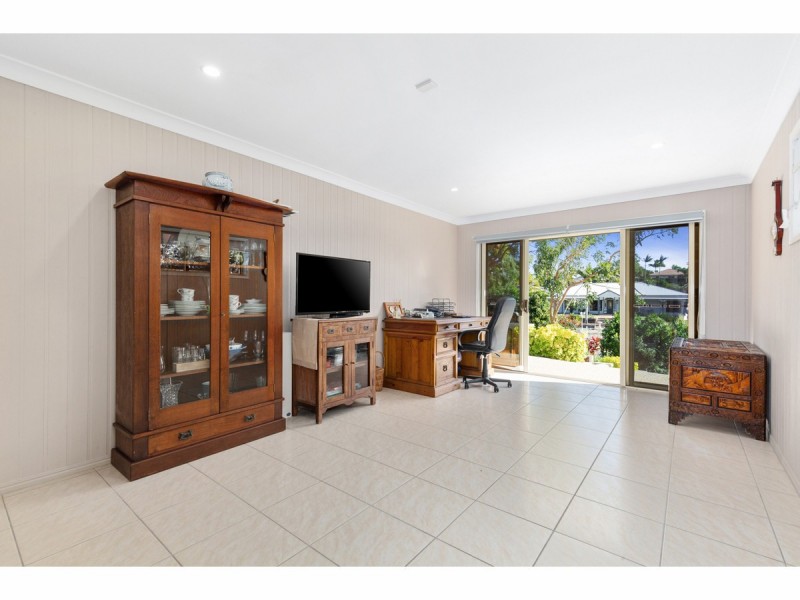 6-8 Kristie Drive, Rockyview QLD 4701