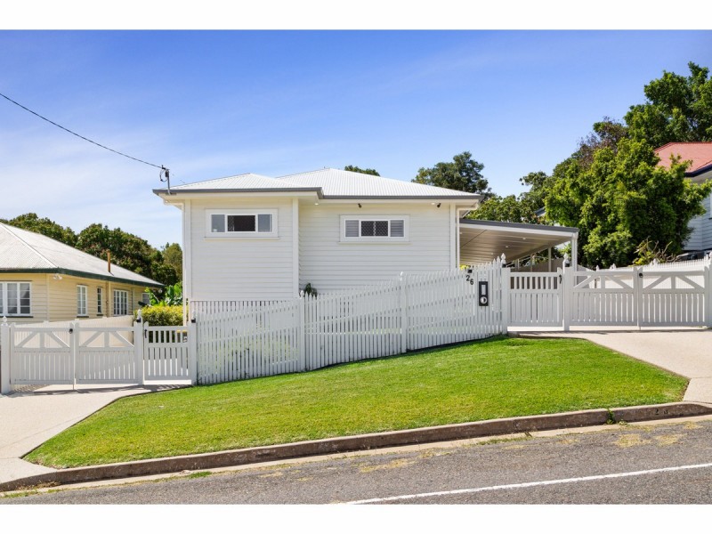 26 Bowen Terrace, The Range QLD 4700
