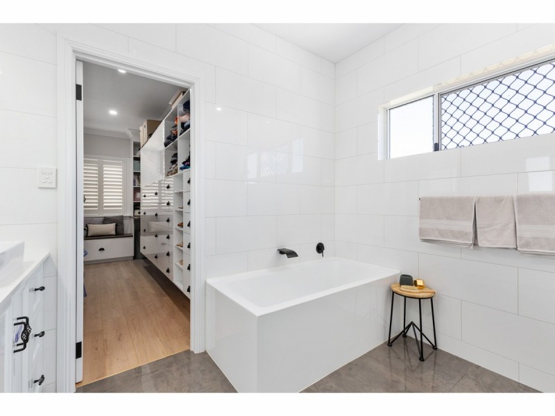 26 Bowen Terrace, The Range QLD 4700