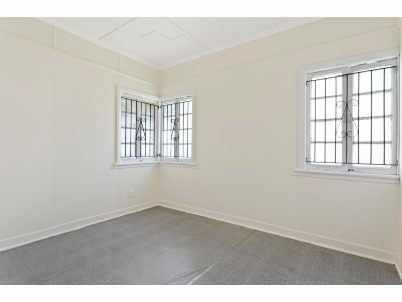 302 Bolsover Street, Rockhampton City QLD 4700