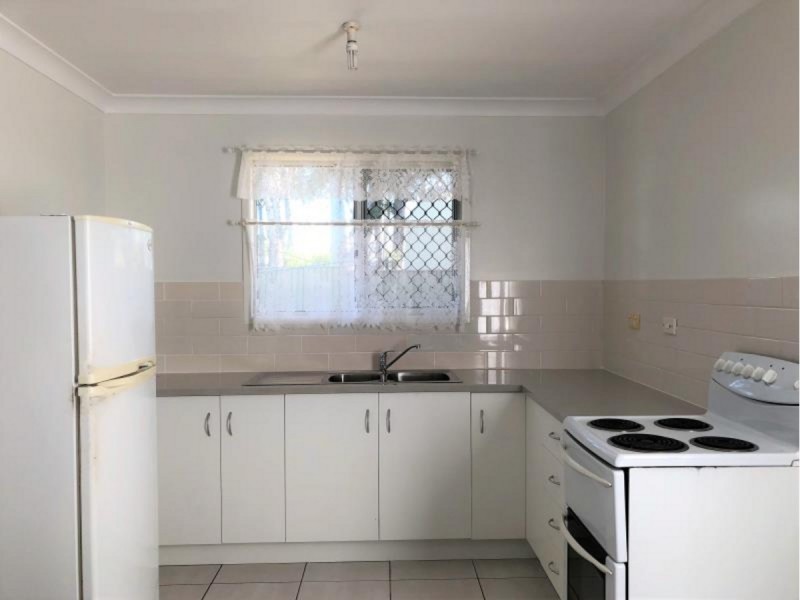 2/94 Stenlake Avenue, Kawana QLD 4701