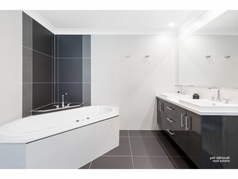 3 Peregrin Court, Parkhurst QLD 4702