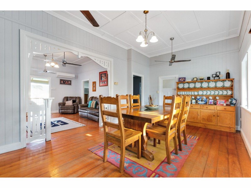 94 Davis Street, The Range QLD 4700