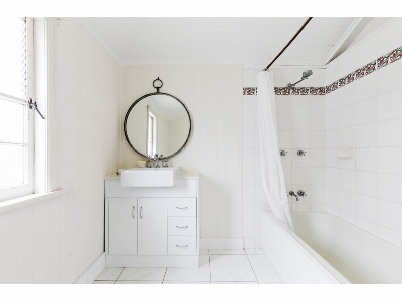 35 Brae Street, The Range QLD 4700