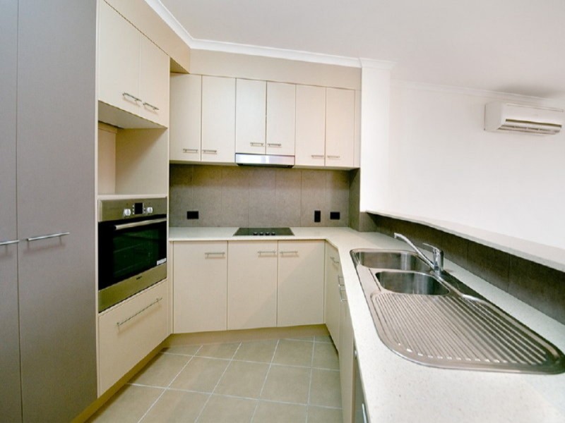 302/6 Victoria Parade, Rockhampton City QLD 4700