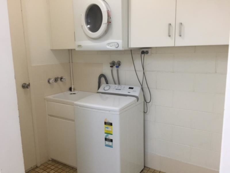 2/295 Bloxsom Street, Frenchville QLD 4701