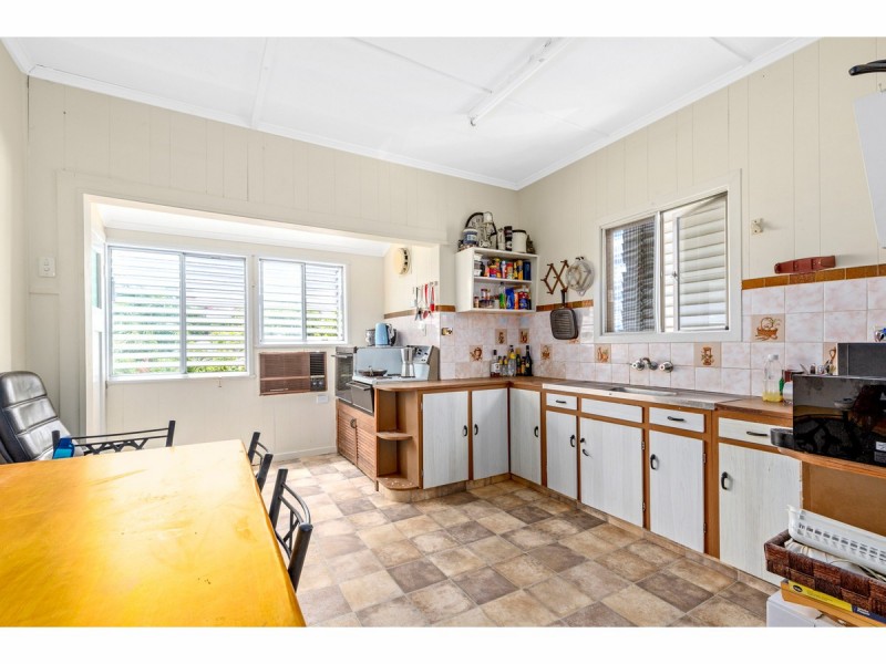 6 Dobbs Street, The Range QLD 4700
