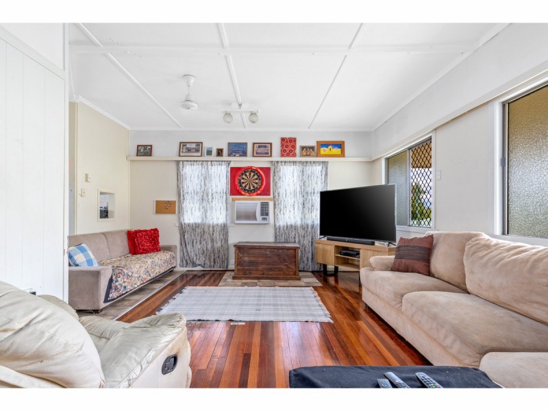 6 Dobbs Street, The Range QLD 4700